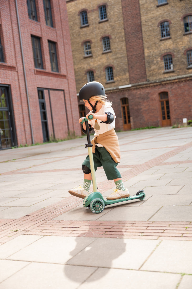 Scoot & Ride Highwaykick 3S LED Forest