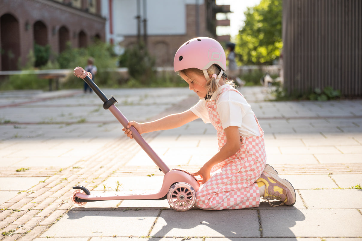 Scoot & Ride Highwaykick 3S LED Scooter — Rose